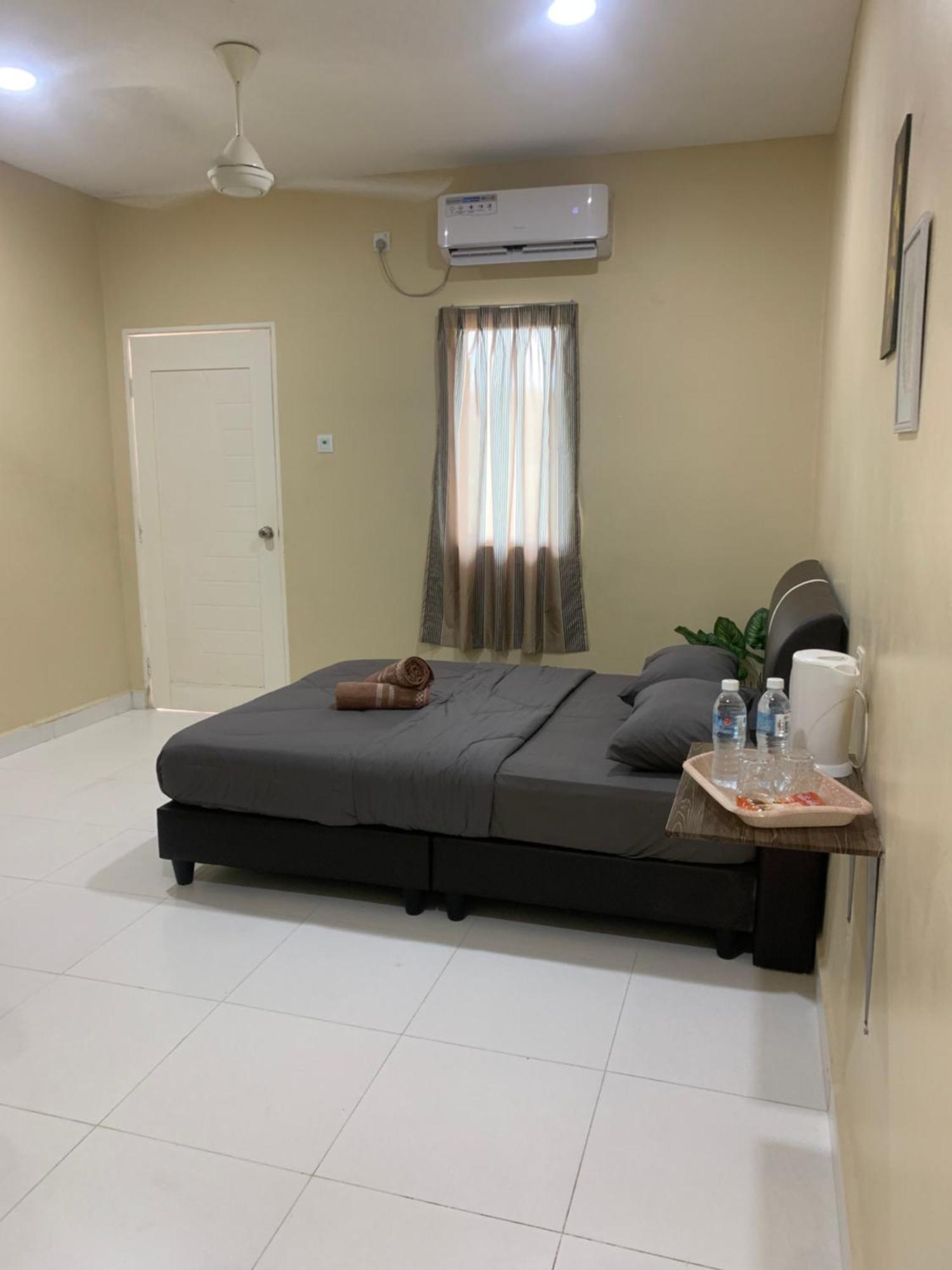 Maze Roomstay Langkawi Пантай-Сенанг Экстерьер фото